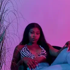 Écoutez Tochee, regardez des vidéoclips, lisez la biographie, consultez les dates de tournée et plus encore !