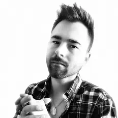 聆聽 AVANU (RO)、觀看音樂影片、閱讀小傳、查看巡演日期等！