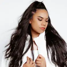 Poslechněte si interpreta Anuh, sledujte hudební videa, přečtěte si životopis, podívejte se na data turné a další informace.