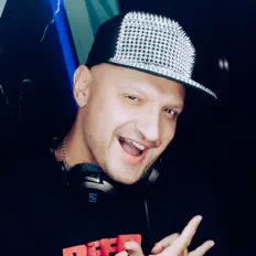 Listen to Dian Solo, watch music videos, read bio, see tour dates & more!