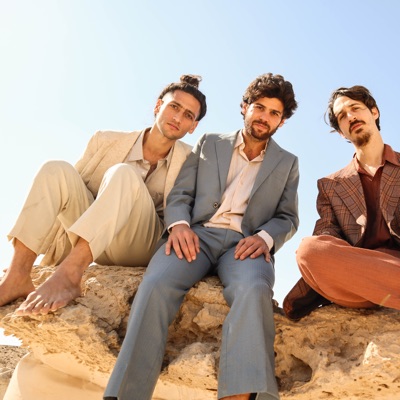 Listen to Dialgo, watch music videos, read bio, see tour dates & more!