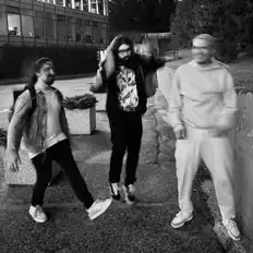 Ascolta Uma Palata, guarda video musicali, leggi la biografia, vedi le date del tour & altro!