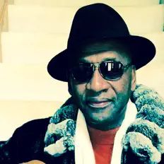 Ακούστε περιεχόμενο από Cee Jayy, παρακολουθήστε μουσικά βίντεο, διαβάστε το βιογραφικό, δείτε ημερομηνίες περιοδείας, και πολλά ακόμη!