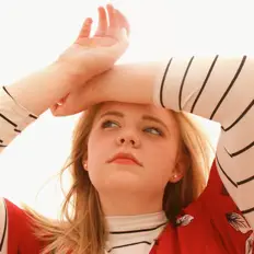 收听 Eliza Joy、观看音乐视频、阅读小传、查看巡演日期等 ！