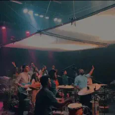 Poslechněte si interpreta F2f Music, sledujte hudební videa, přečtěte si životopis, podívejte se na data turné a další informace.