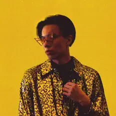 Dengarkan DUSKI, tonton video musik, baca bio, lihat tanggal tur & lainnya!