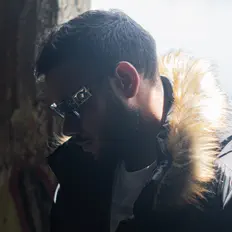 Poslechněte si interpreta Joseph G, sledujte hudební videa, přečtěte si životopis, podívejte se na data turné a další informace.