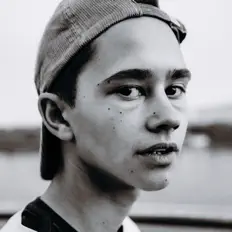 Ouça NFarben, assista a videoclipes, leia a biografia, veja as datas das turnês e mais!