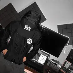 Ascolta Nayzel, guarda video musicali, leggi la biografia, vedi le date del tour & altro!