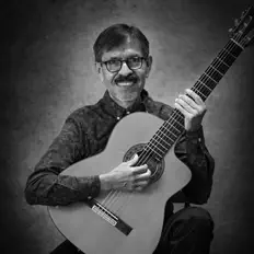 Escucha a Ciro Hurtado, mira videos musicales, lee su biografía, consulta las fechas de las gira y más.