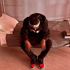 Leenstreamを聴いたり、ミュージックビデオを鑑賞したり、経歴やツアー日程などを確認したりしましょう！