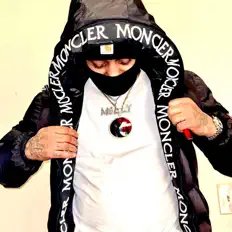 Melly Gを聴いたり、ミュージックビデオを鑑賞したり、経歴やツアー日程などを確認したりしましょう！