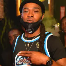 Posłuchaj wykonawcy Shi Mega, obejrzyj teledyski, przeczytaj biografię, zobacz daty tras koncertowych i nie tylko!