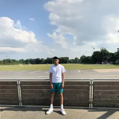 Dengarkan Akarti, tonton video musik, baca bio, lihat tanggal tur & lainnya!
