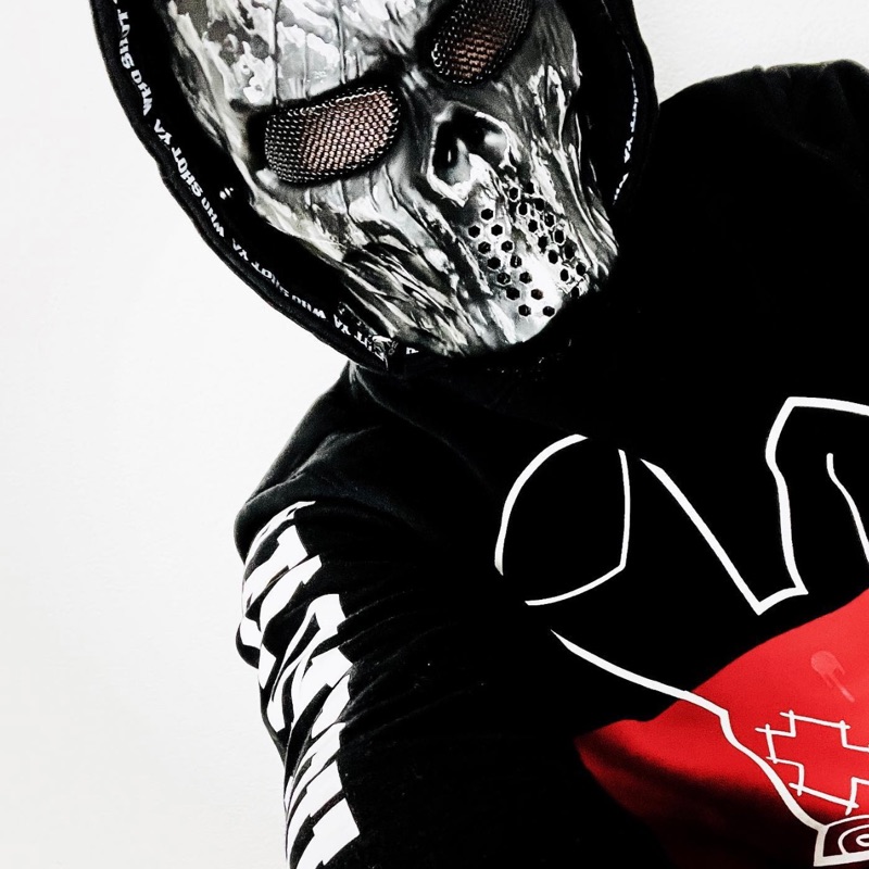 Mike Drops the Beat - Snowblind