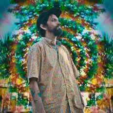 聆聽 Eneveku、觀看音樂影片、閱讀小傳、查看巡演日期等！