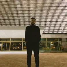 聆聽 Glava、觀看音樂影片、閱讀小傳、查看巡演日期等！