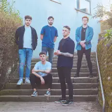 收听 Karakana、观看音乐视频、阅读小传、查看巡演日期等 ！