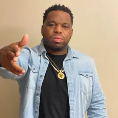 Escucha a DJ Naim, mira videos musicales, lee su biografía, consulta las fechas de las gira y más.