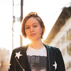 Jay Van Raalte dinle, müzik videolarını izle, biyografisini oku, tur tarihlerini ve daha fazlasını gör!