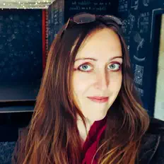 Ascolta Madeline Stratford, guarda video musicali, leggi la biografia, vedi le date del tour & altro!