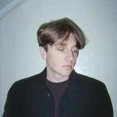 James Miles dinle, müzik videolarını izle, biyografisini oku, tur tarihlerini ve daha fazlasını gör!