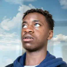 收听 TM Official、观看音乐视频、阅读小传、查看巡演日期等 ！