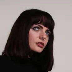 Dengarkan IVI, tonton video musik, baca bio, lihat tanggal tur & lainnya!