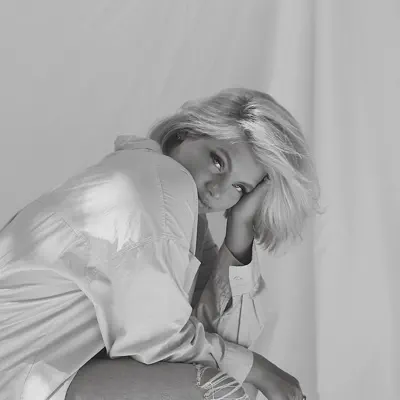 Listen to Elyse Alexander, watch music videos, read bio, see tour dates & more!