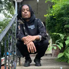 聆聽 Euro、觀看音樂影片、閱讀小傳、查看巡演日期等！