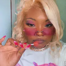 Ouve Key Z, vê vídeos de música, lê a biografia, vê as datas da digressão e muito mais!