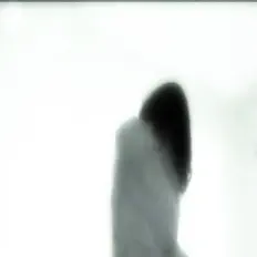 Recourseを聴いたり、ミュージックビデオを鑑賞したり、経歴やツアー日程などを確認したりしましょう！