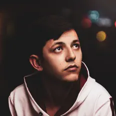 Poslechněte si interpreta Ali Demirel, sledujte hudební videa, přečtěte si životopis, podívejte se na data turné a další informace.