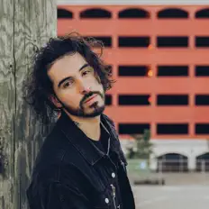 收听 Nino Chavez、观看音乐视频、阅读小传、查看巡演日期等 ！