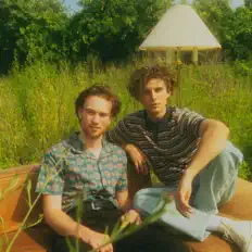 收听 olderbrother、观看音乐视频、阅读小传、查看巡演日期等 ！