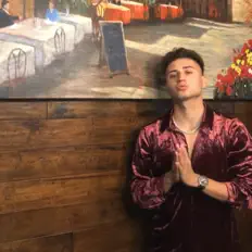 Poslechněte si interpreta Swiftplayy, sledujte hudební videa, přečtěte si životopis, podívejte se na data turné a další informace.