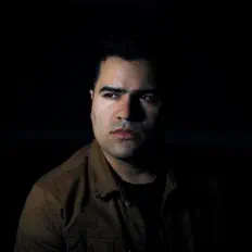Isaac Valdezを聴いたり、ミュージックビデオを鑑賞したり、経歴やツアー日程などを確認したりしましょう！