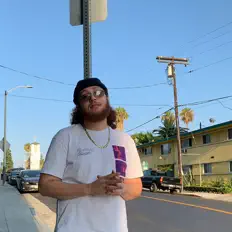 Sxge을(를) 듣고, 뮤직 비디오를 보고, 약력을 읽고, 투어 일정 등을 확인하세요!