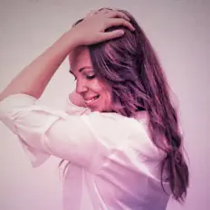 Ascolta Dácil Santana, guarda video musicali, leggi la biografia, vedi le date del tour & altro!