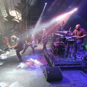 Round Mountain Girls