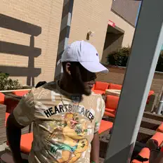 Saint Pierre: песни, клипы, биография, даты выступлений и многое другое.