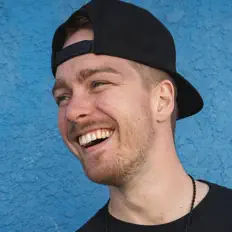 Dengarkan Alex Krotz, tonton video musik, baca bio, lihat tanggal tur & lainnya!