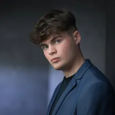 Ακούστε περιεχόμενο από Alex Lancaster, παρακολουθήστε μουσικά βίντεο, διαβάστε το βιογραφικό, δείτε ημερομηνίες περιοδείας, και πολλά ακόμη!