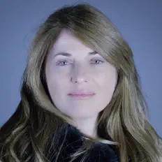 Poslechněte si interpreta Ella Louise Allaire, sledujte hudební videa, přečtěte si životopis, podívejte se na data turné a další informace.
