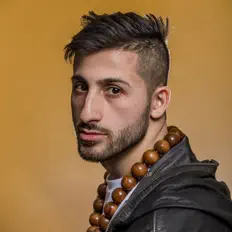 Don Carloを聴いたり、ミュージックビデオを鑑賞したり、経歴やツアー日程などを確認したりしましょう！