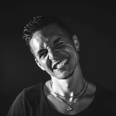 Daniel Diazを聴いたり、ミュージックビデオを鑑賞したり、経歴やツアー日程などを確認したりしましょう！
