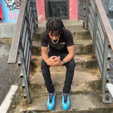 Ync Quilを聴いたり、ミュージックビデオを鑑賞したり、経歴やツアー日程などを確認したりしましょう！