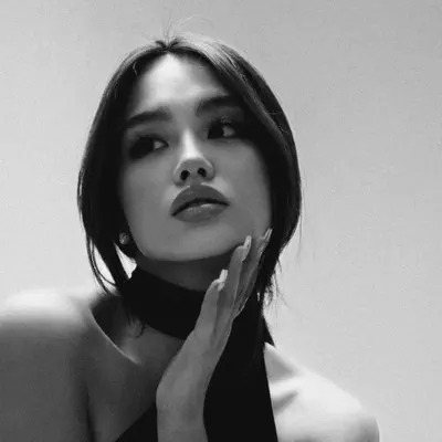 Сексуалды Катя Швабрамович