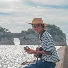 Listen to 麦, watch music videos, read bio, see tour dates & more!
