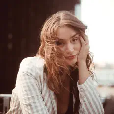 Escucha a Jaclyn Manfredi, mira videos musicales, lee su biografía, consulta las fechas de las gira y más.